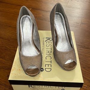 Restricted treasure pumps in champagne